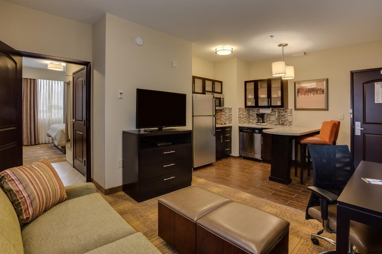 Staybridge Suites Houston East - Baytown By Ihg Dış mekan fotoğraf
